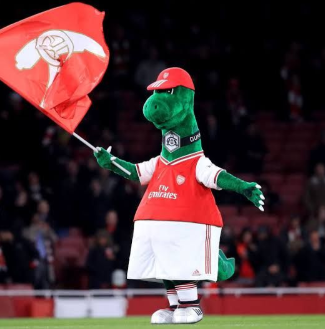 Peran Maskot Dalam Permainan Sepak Bola