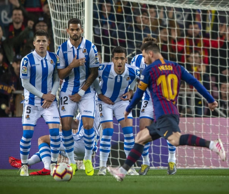 direct-free-kick-dalam-sepak-bola