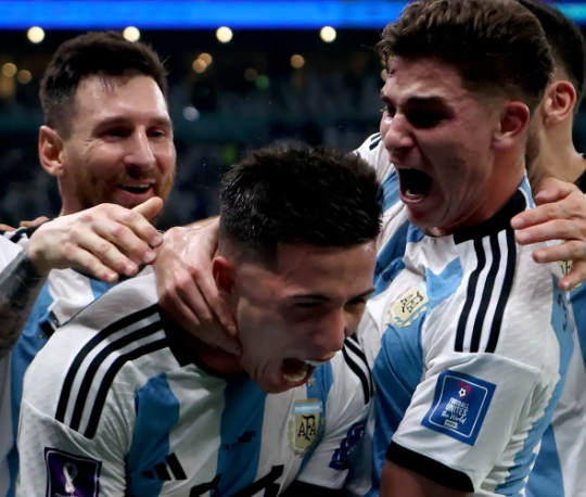Kenapa Menang Pertandingan Sepak Bola Sangat Mengharukan