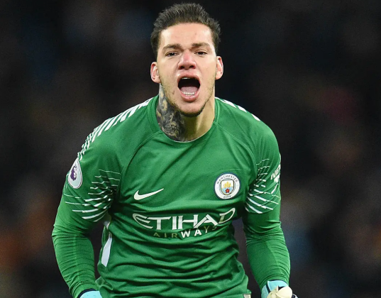 man-city-bisa-berpotensi-untuk-menggantikan-kiper-mereka