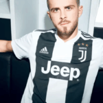 apakah-juventus-masih-bahagia-pakai-jersey-putih-mereka