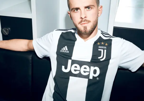 apakah-juventus-masih-bahagia-pakai-jersey-putih-mereka