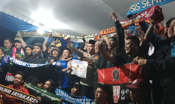 supporter-sepak-bola-sebagai-identitas-sebuah-klub