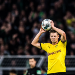 peraturan-lemparan-ke-dalam-yang-benar-dalam-sepak-bola