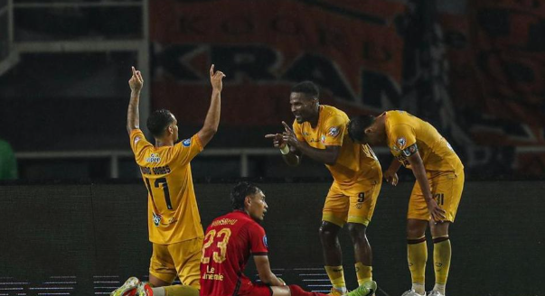 Persija Terpeleset di Posisi Tiga Setelah Kekalahan